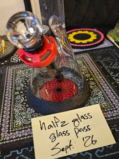 Preview pic of Illadelph mini beaker - red label