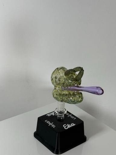 Preview pic of EKA GLASS CHAMELEON SKULL DRY NECK FOR LIDAVEL BOX