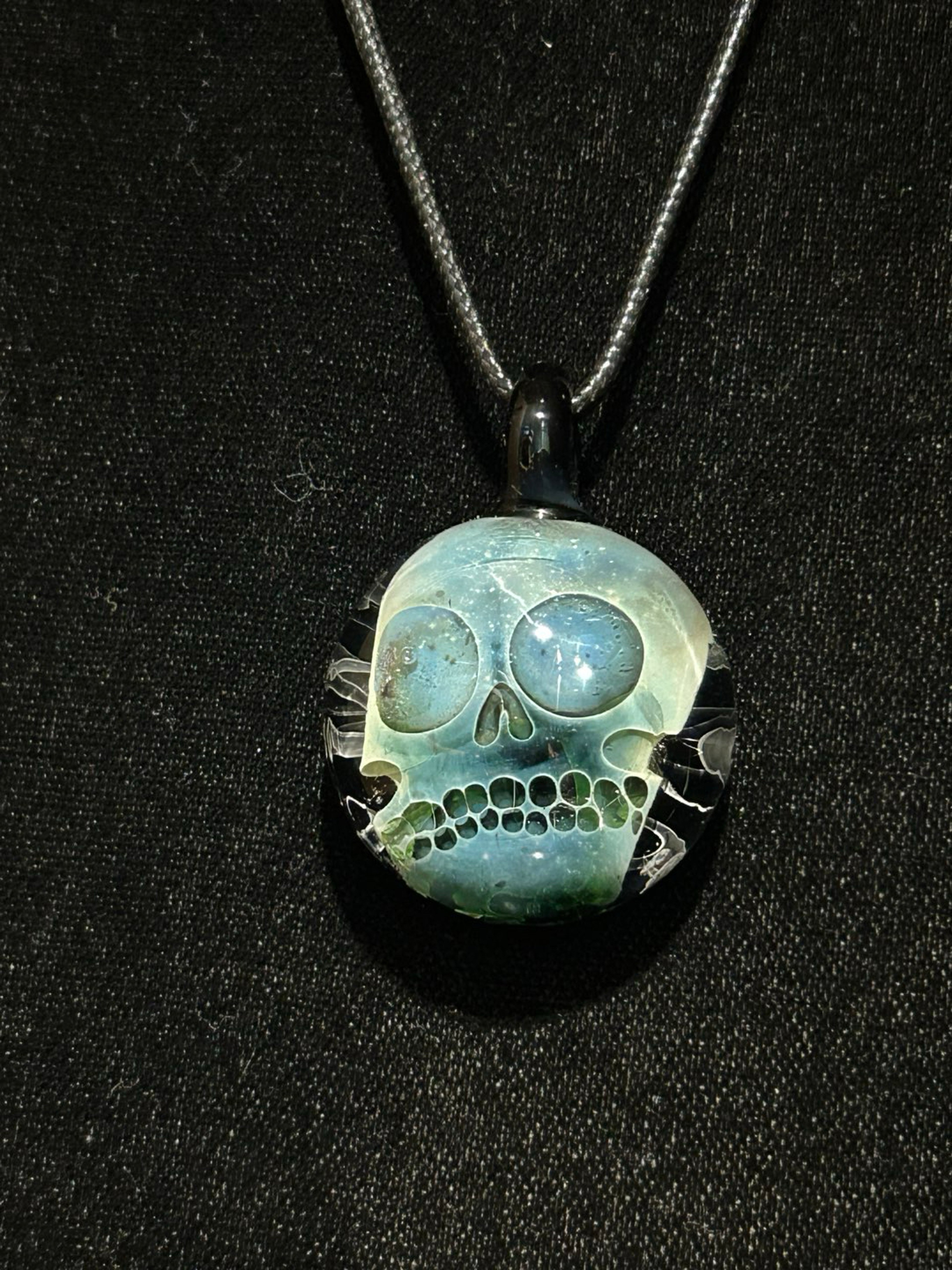 Skull pendant image 0