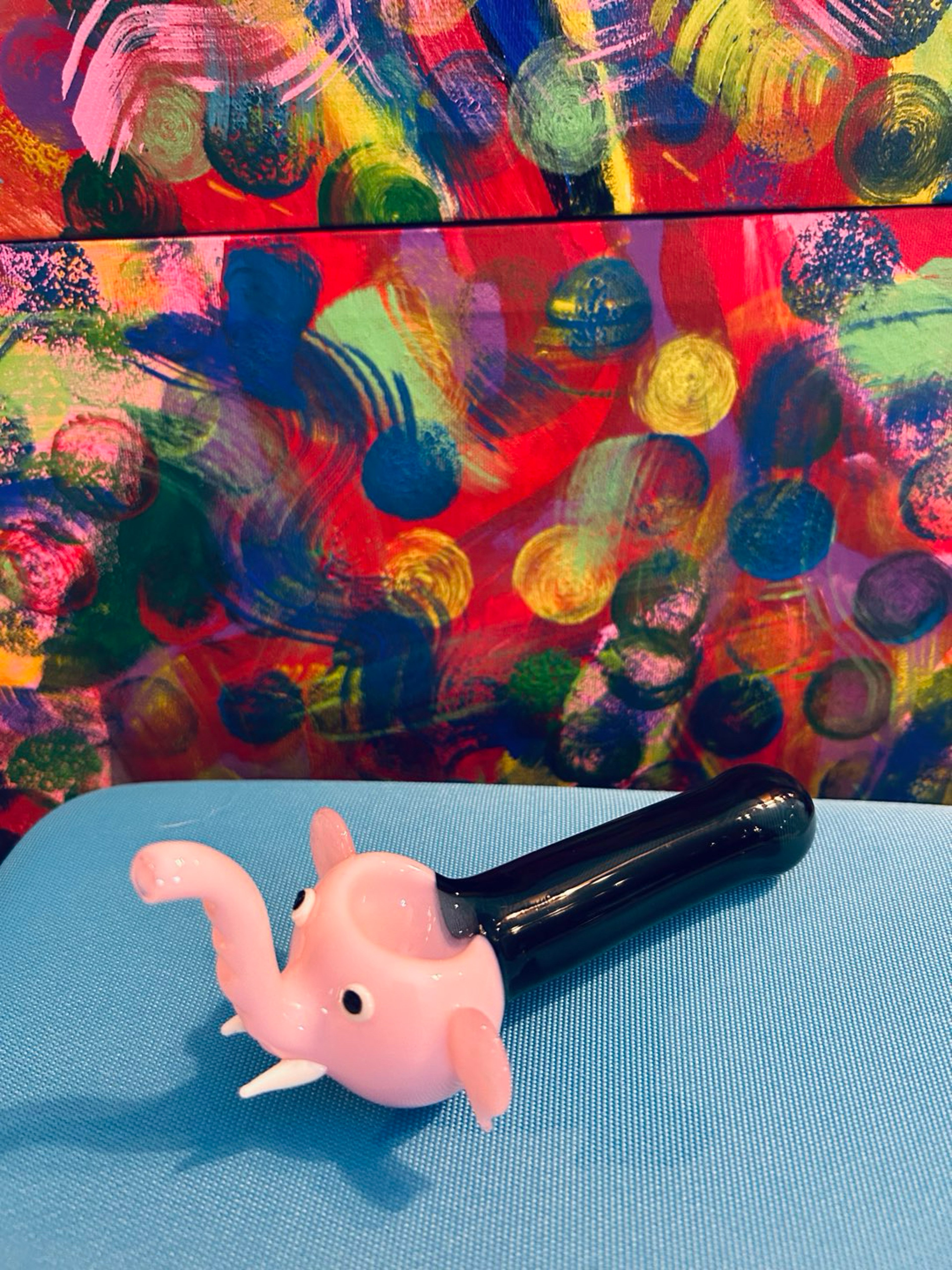 Handblown glass elephant themed hand pipe image 0