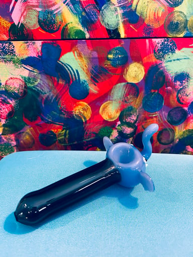 Preview pic of Handblown glass elephant themed hand pipe