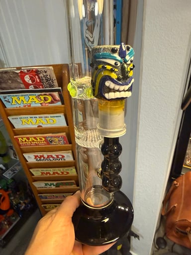 Preview pic of 19” Black footed straight tube w/Slime