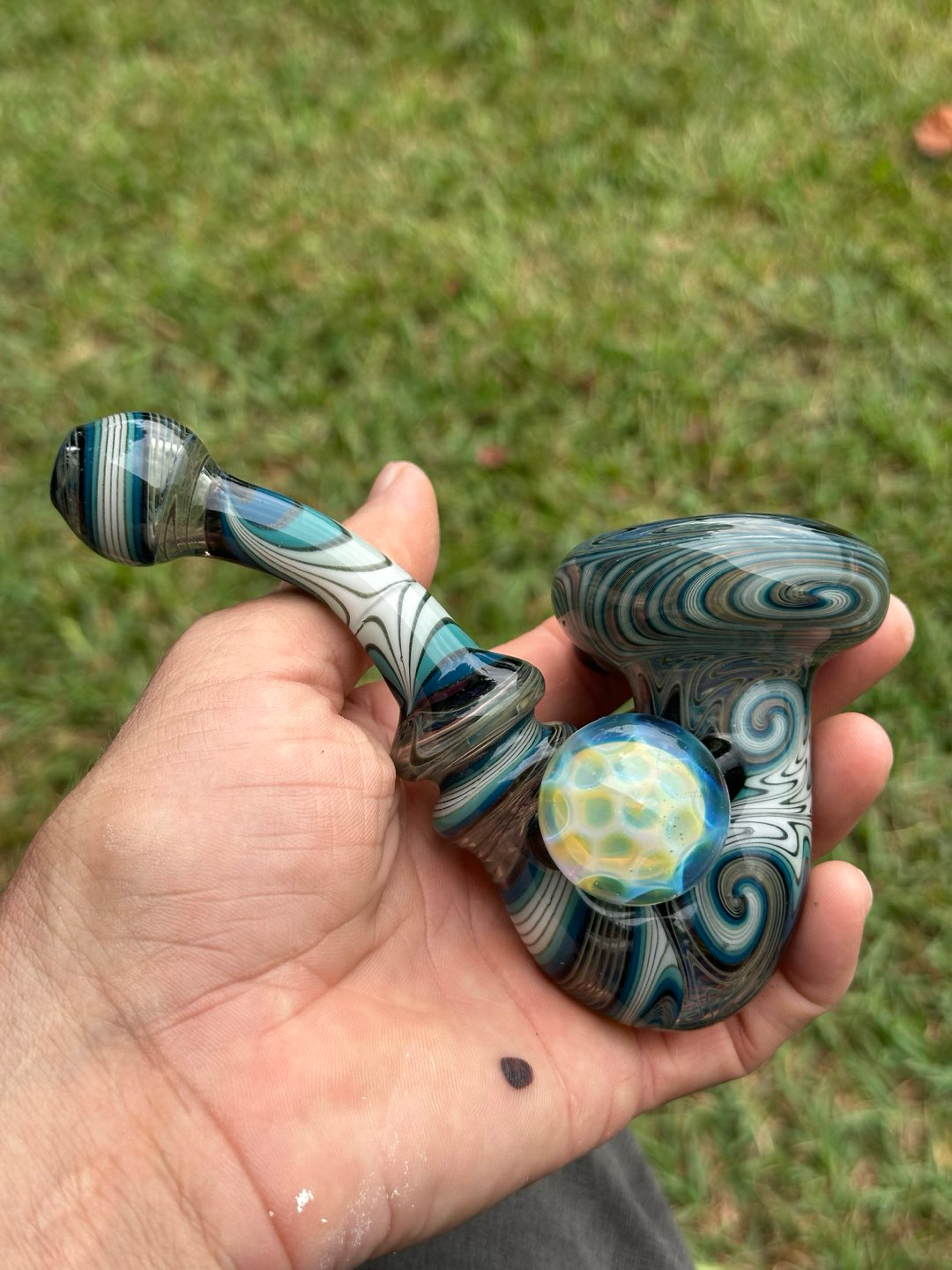 Preview pic of 11-section Sherlock with honeycomb kickstand marble