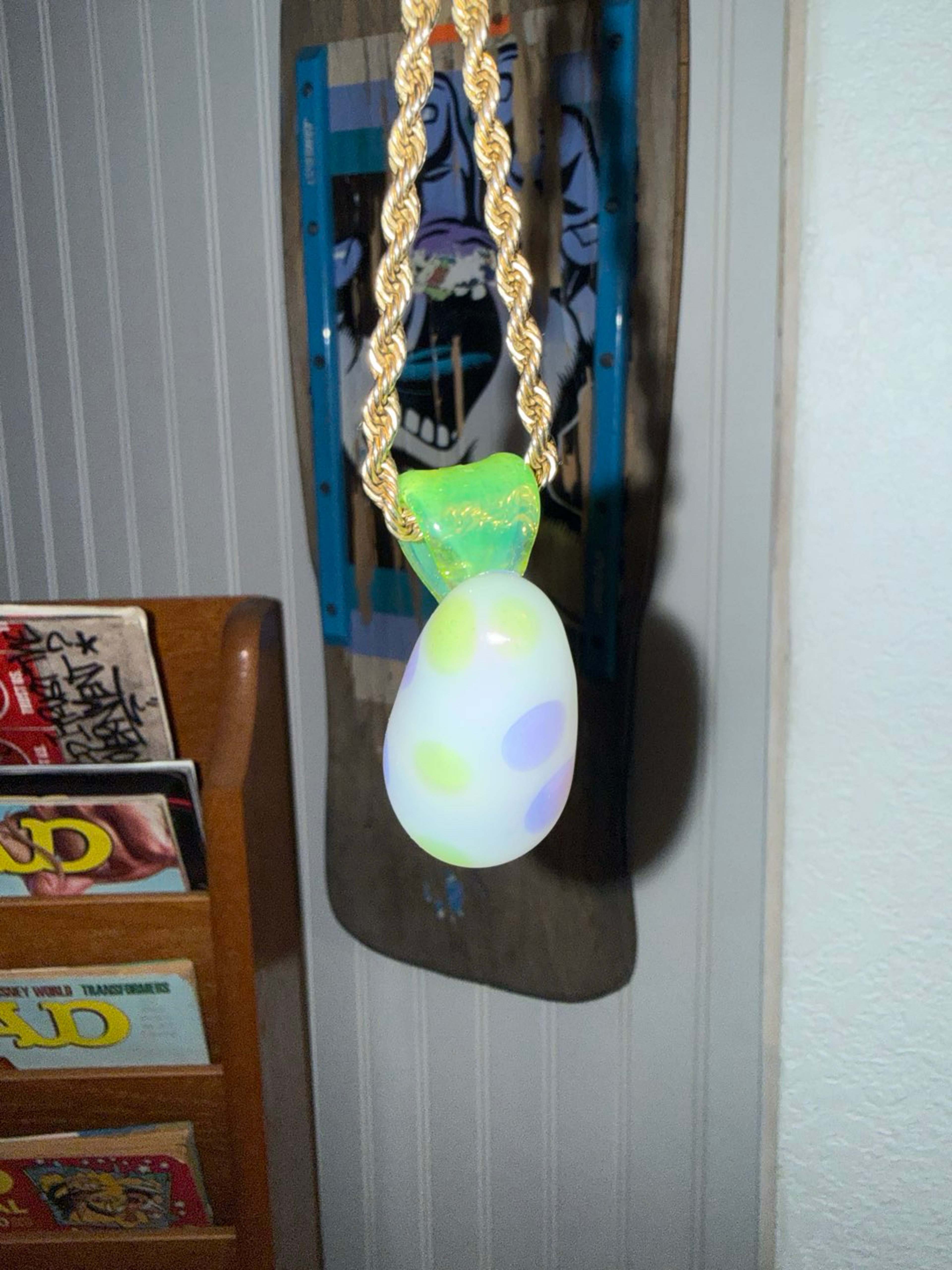 Preview pic of Egg pendant