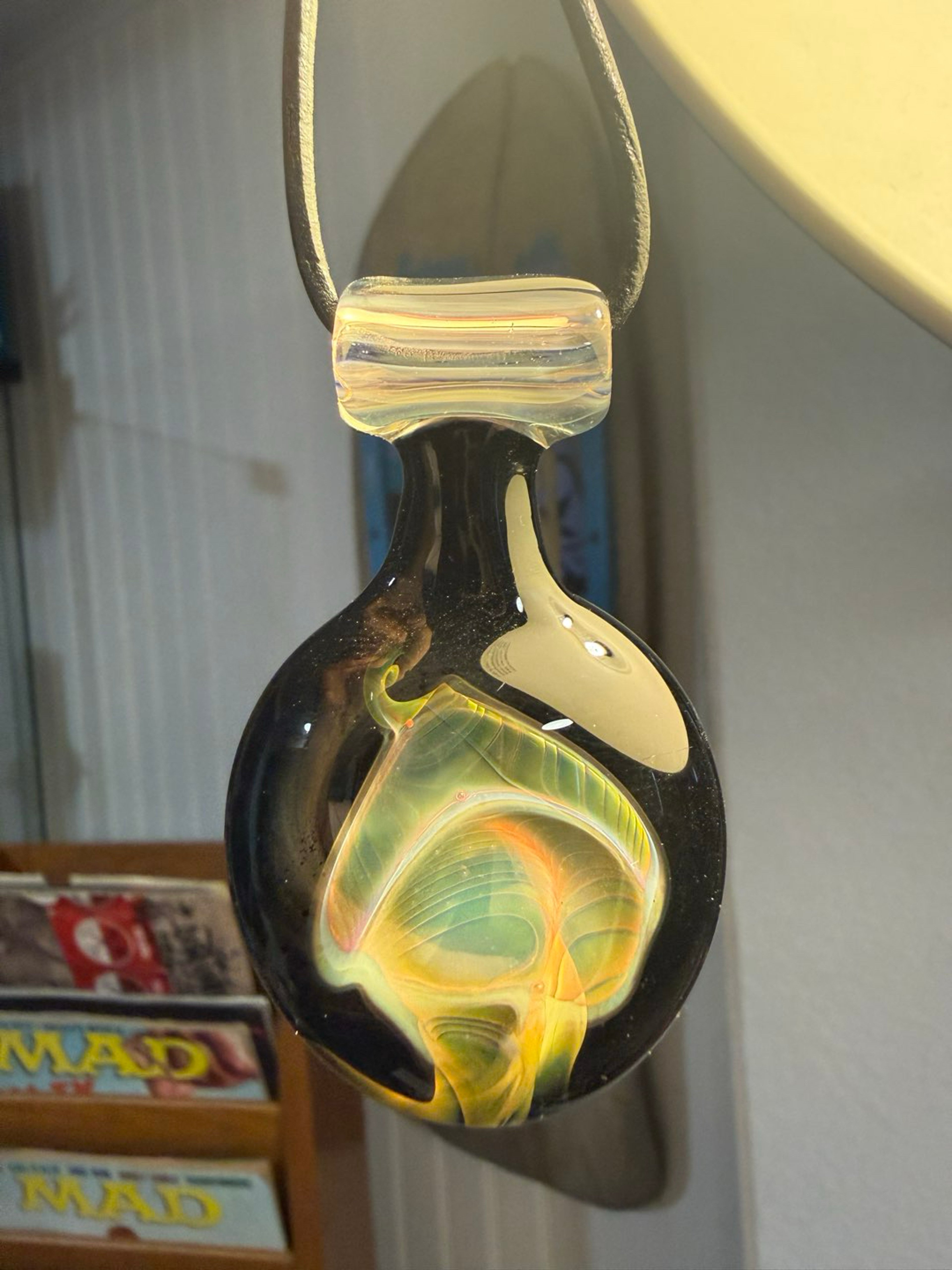 Preview pic of Fume pendant