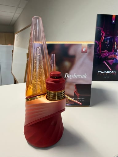 Preview pic of Puffco Peak Pro Limited Edition Daybreak