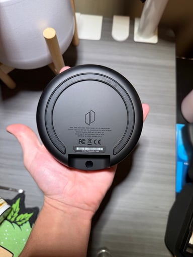 Preview pic of Puffco Peak Charging Base + Backup Battery