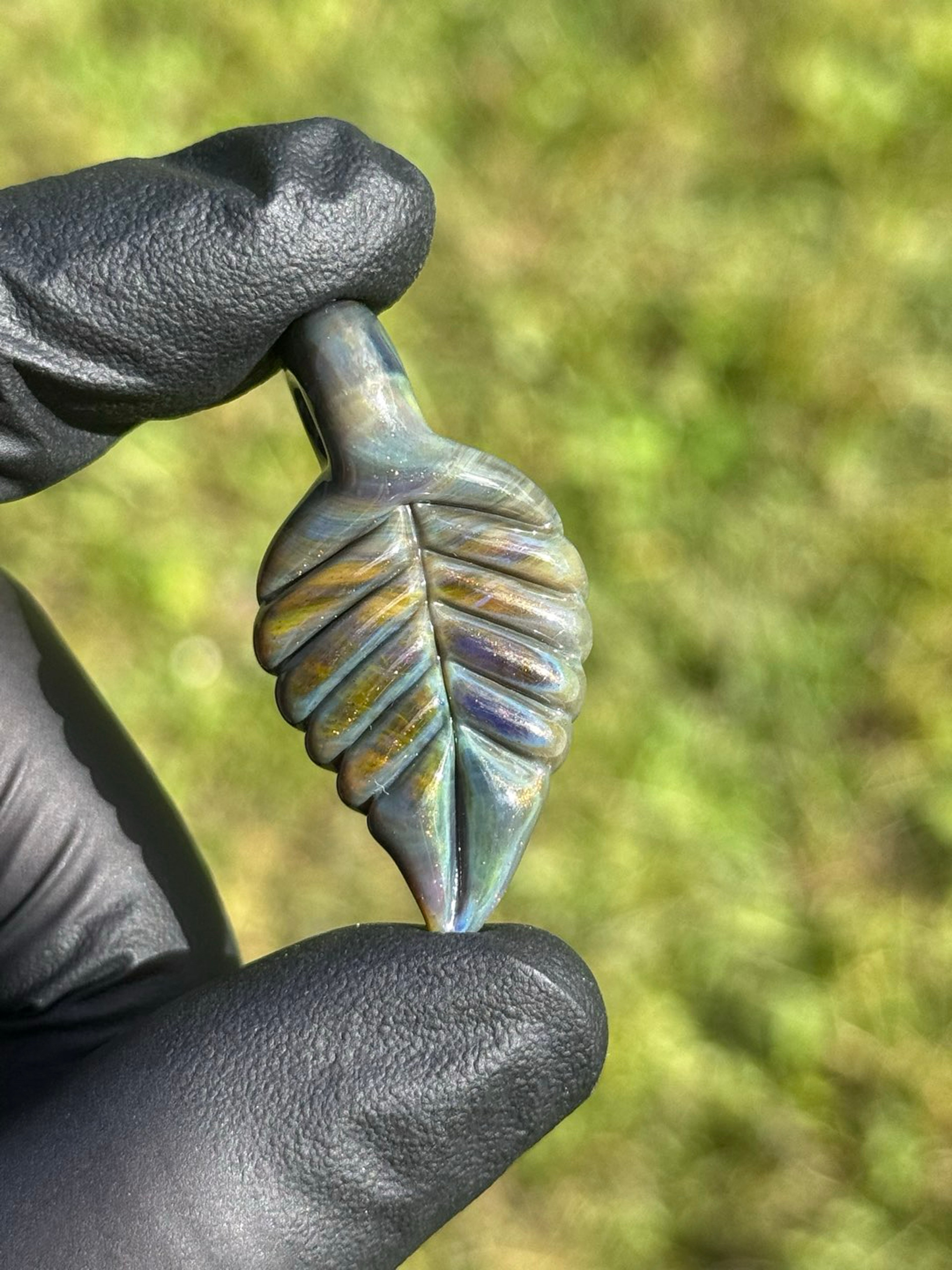 Leaf pendant image 0