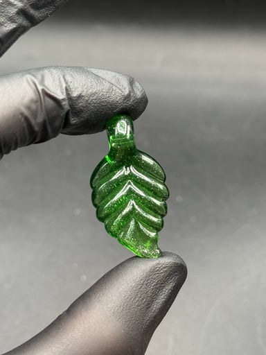 Preview pic of Leaf pendant