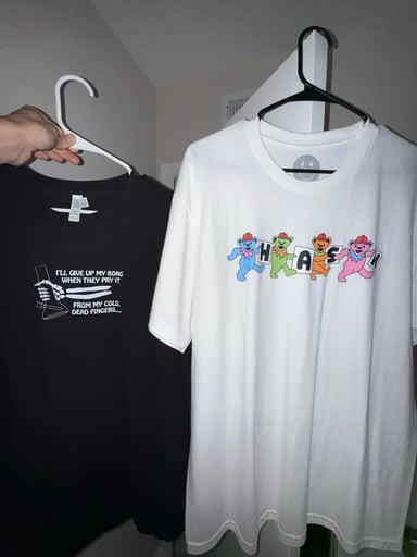 Preview pic of Allmyhatsaredead shirts
