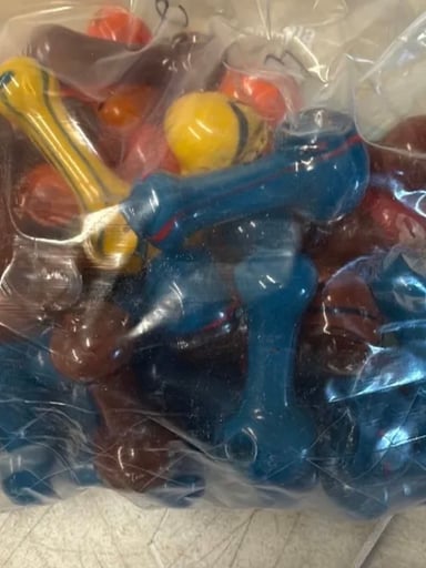 Preview pic of 1 glass spoon pipe
