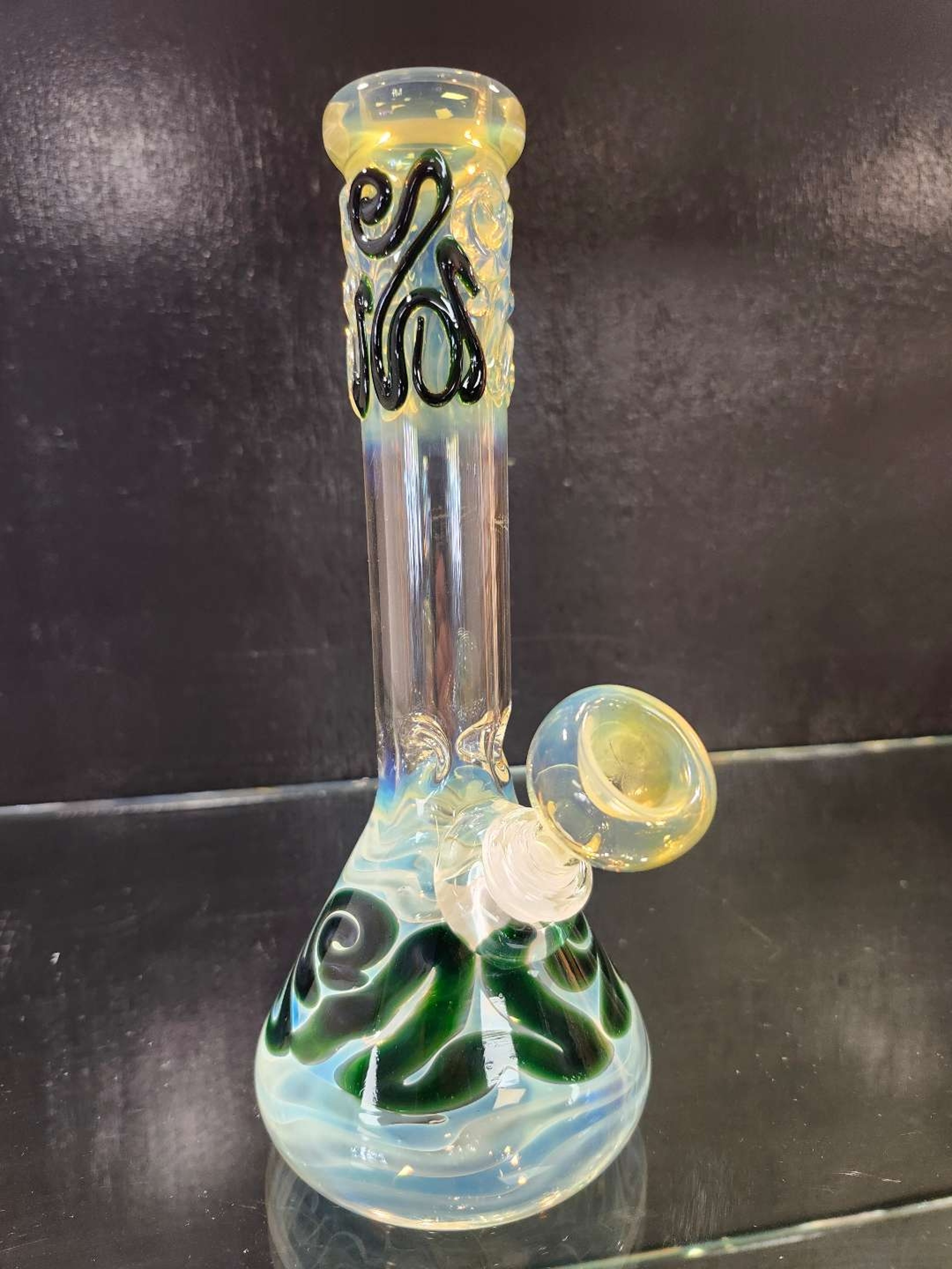 Preview pic of MARY JANES GLASS 10" BEAKER