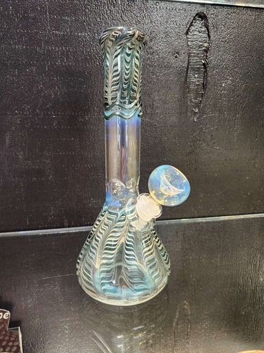 Preview pic of MARY JANES GLASS 

10" BEAKER 

14MM