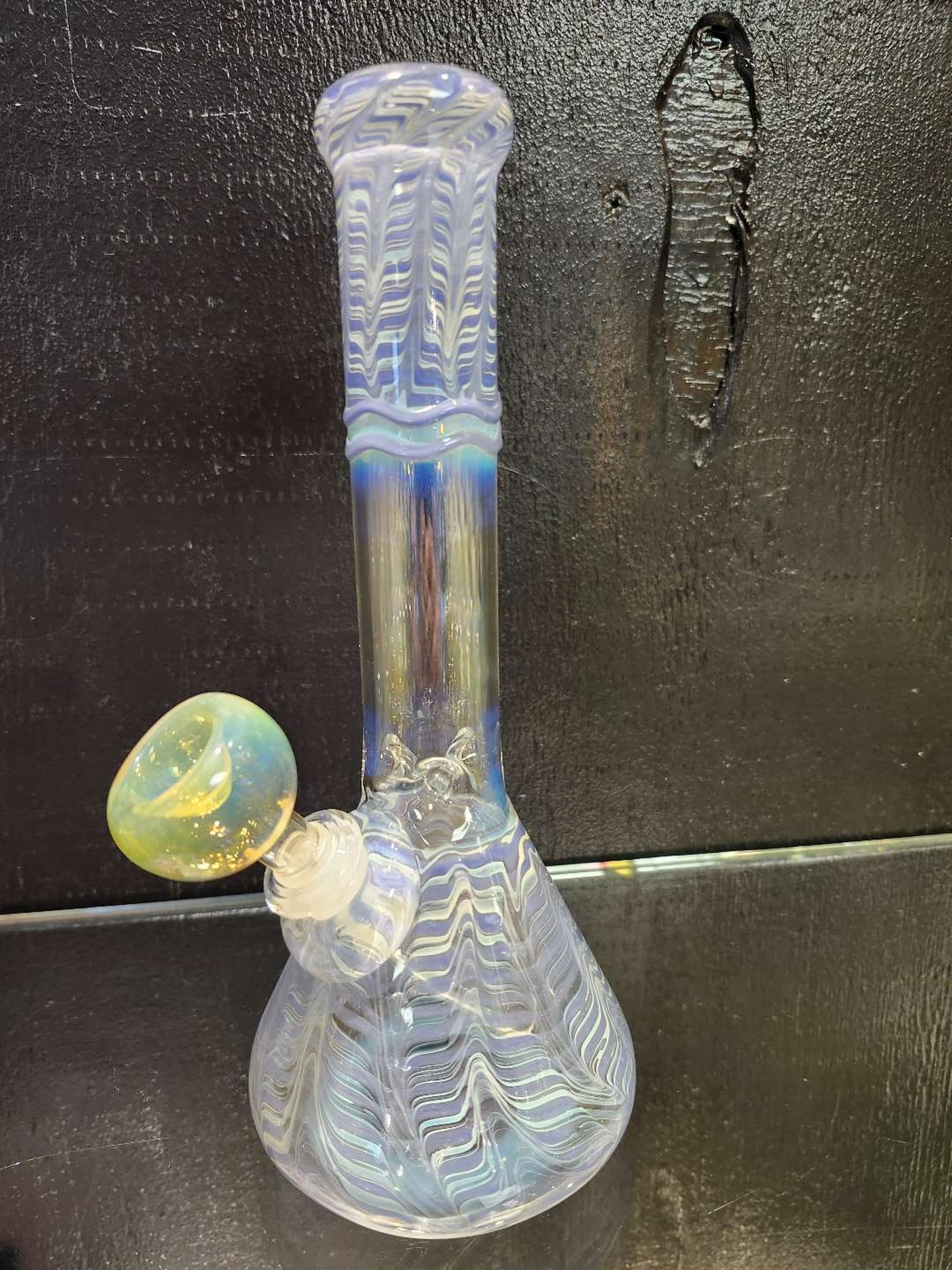 Preview pic of MARY JANES GLASS 

10" BEAKER