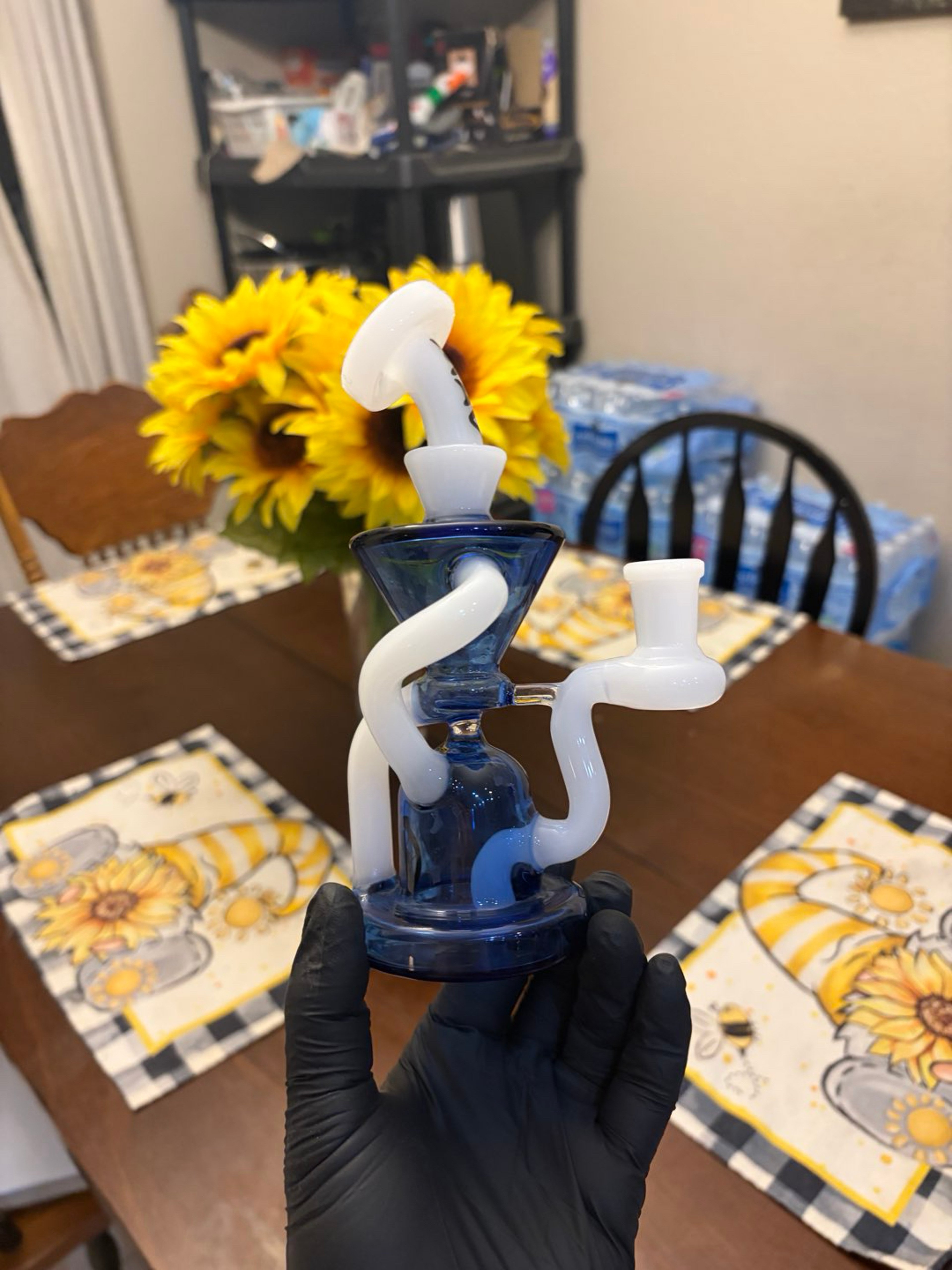 Preview pic of 14 mm blue and white dab rig