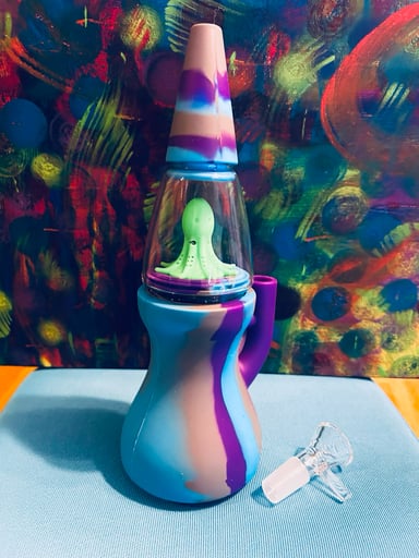 Preview pic of Glass and Silicone water pipe with Octopus percolator