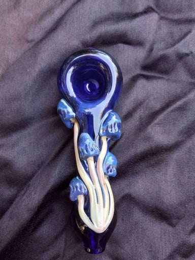 Preview pic of Mushroom cluster pipe deep purple caps.