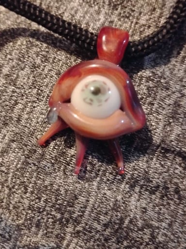 Preview pic of Eye pendant