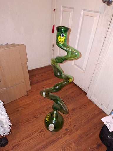 Preview pic of Sour Glass Fat Twist 20" Water Pipe
