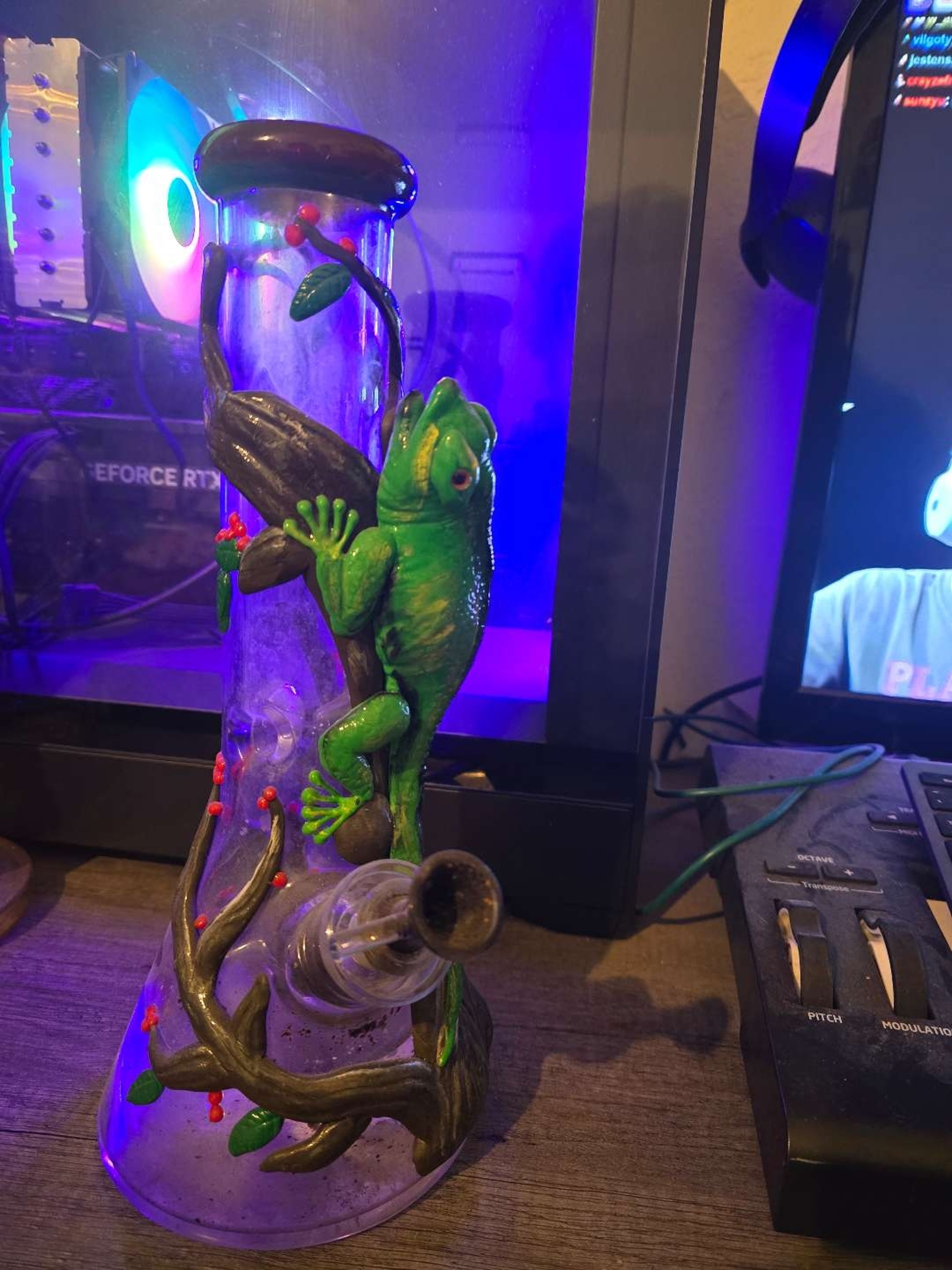Preview pic of Lizard bong