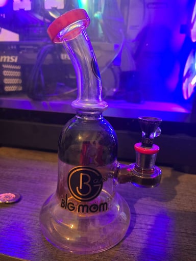 Preview pic of Big mom eye bong