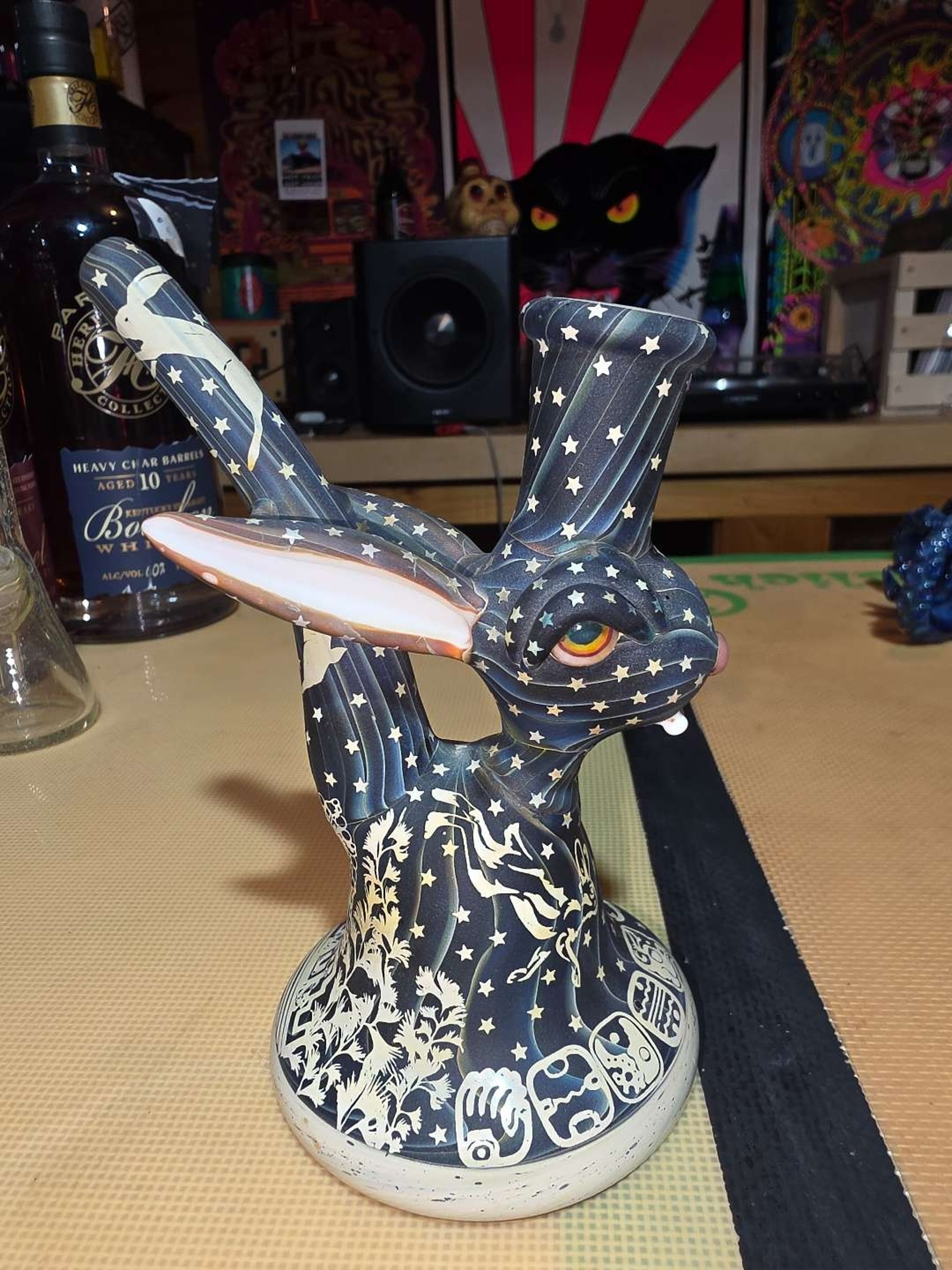 Preview pic of Vibe Glass 14mm Coldworked Rabbit