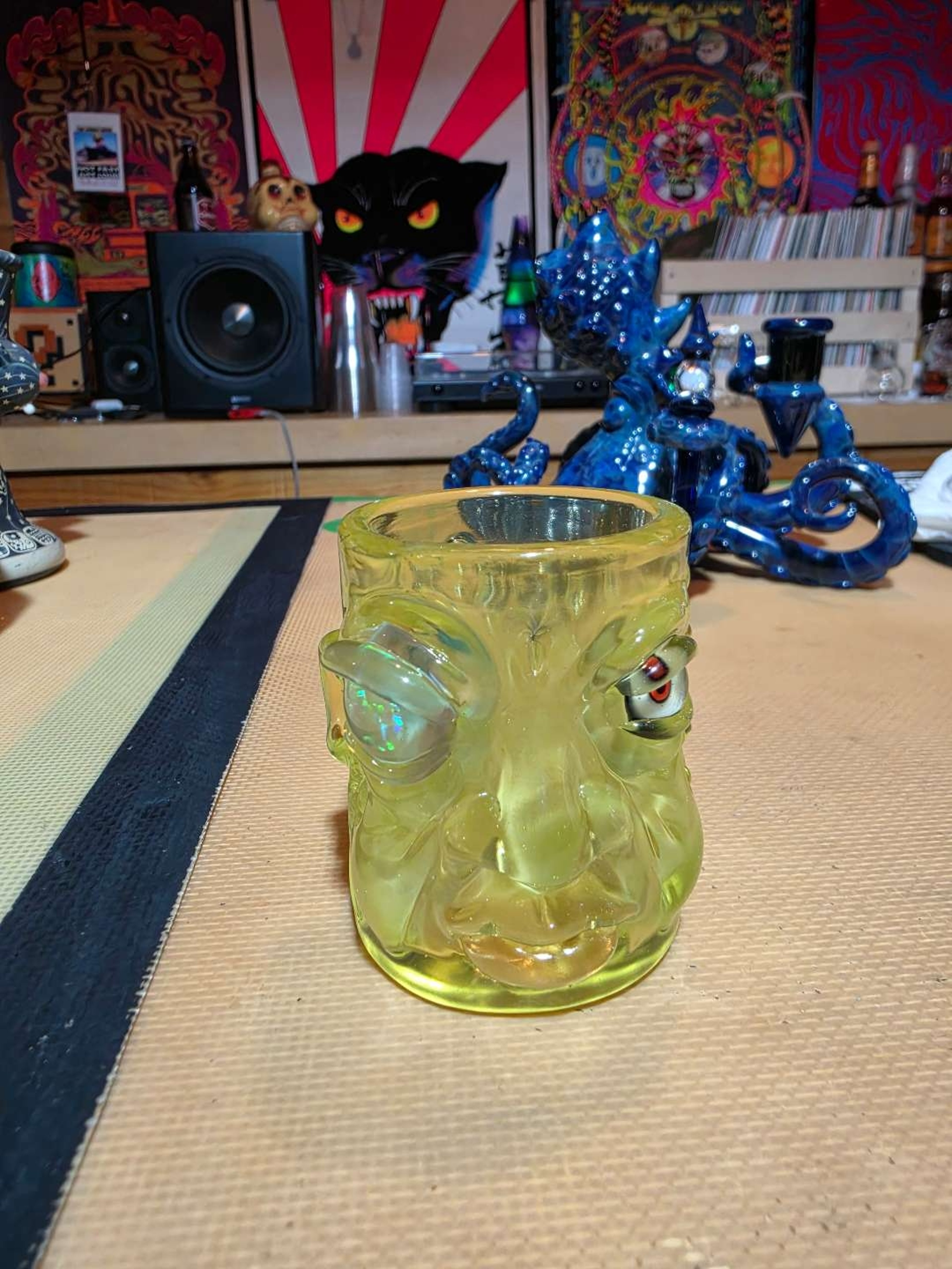 Preview pic of Voorhees Qtip holder / cup