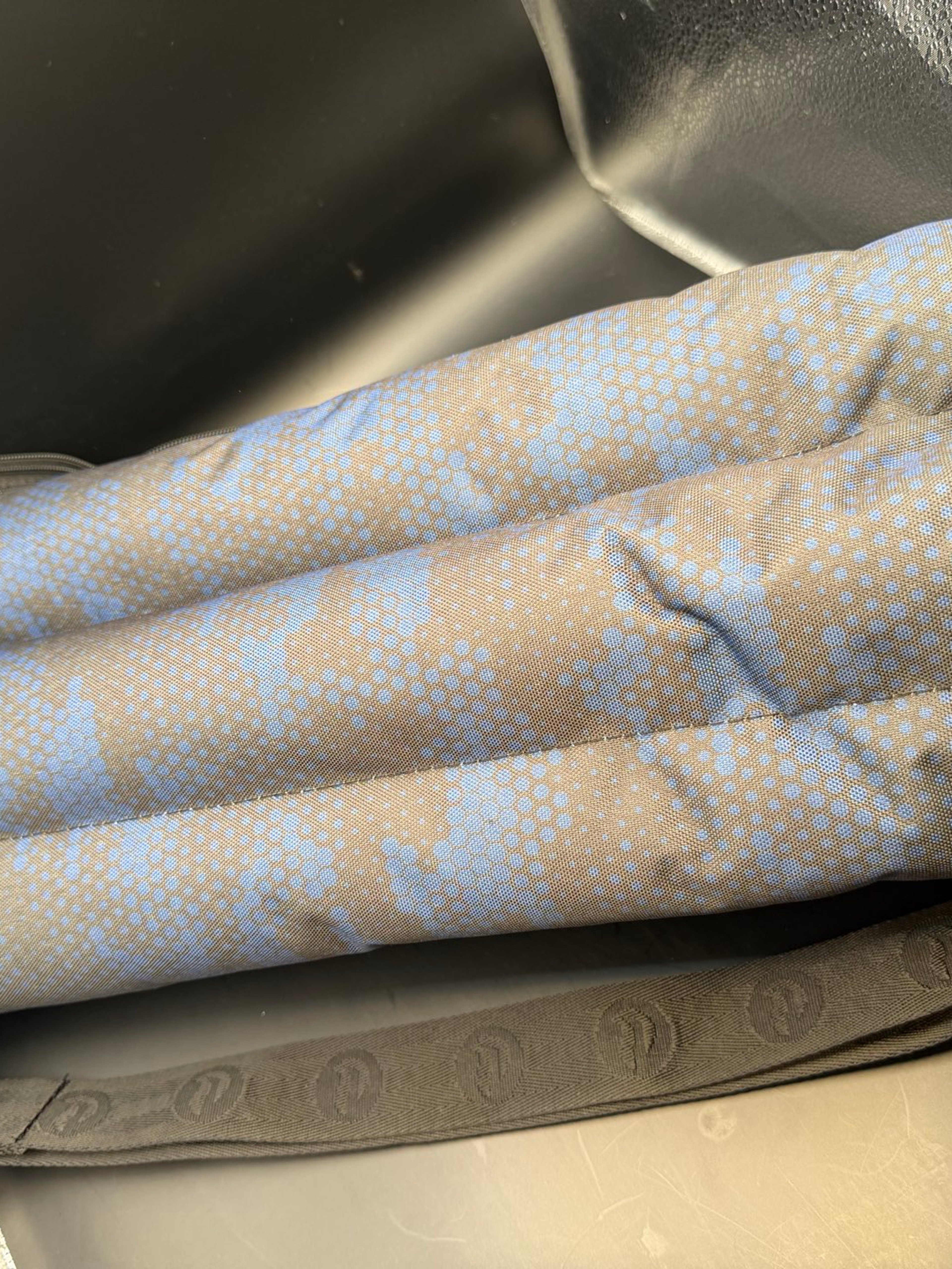 Preview pic of Skunk 20" Tube Bong Bag
