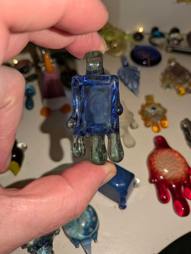 Preview pic of Chaka Glass drippy ice cube pendant