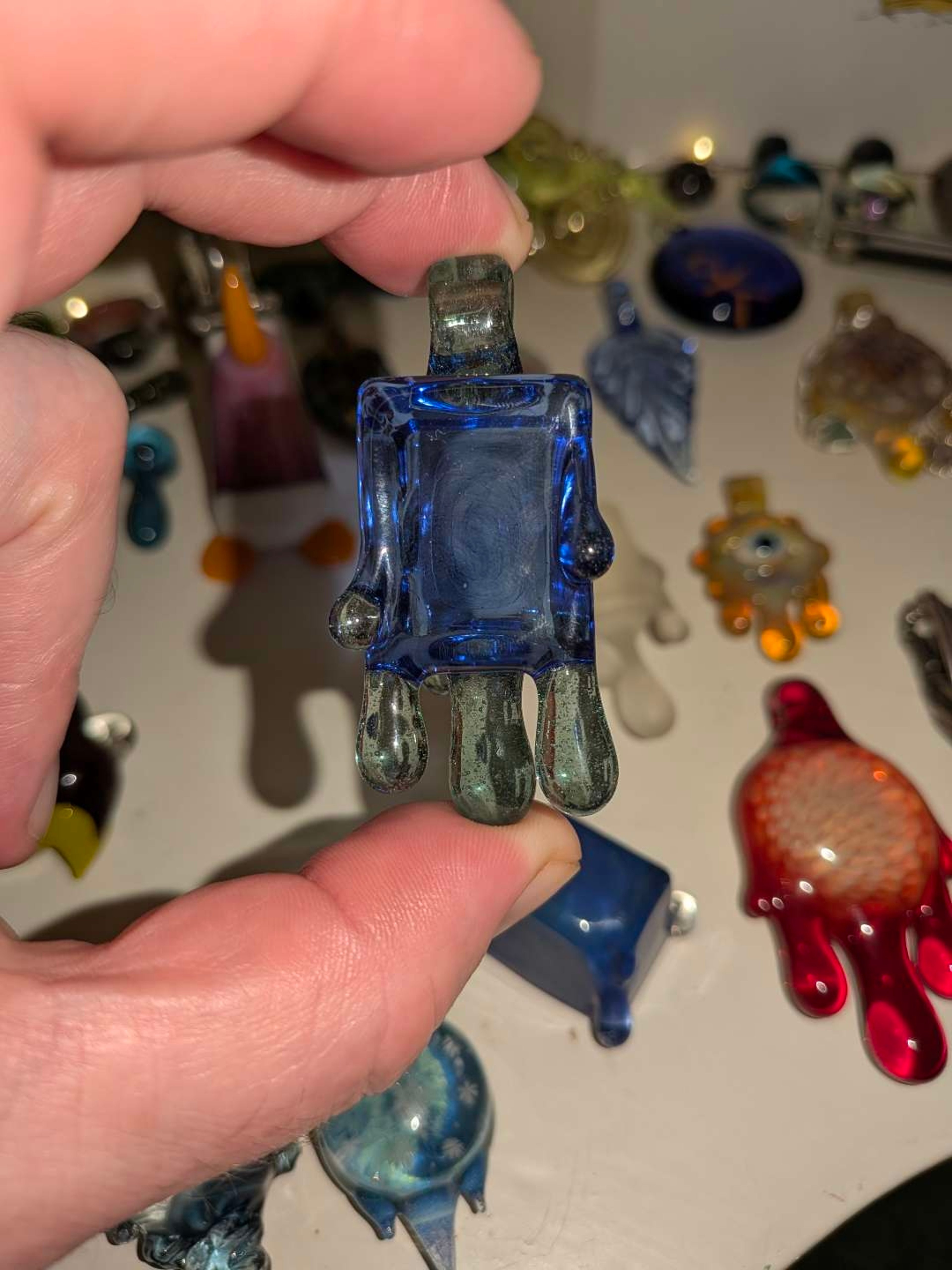 Preview pic of Chaka Glass drippy ice cube pendant