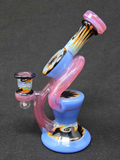 Preview pic of Ery Glass x Santa Cruz Glass lean back recycler