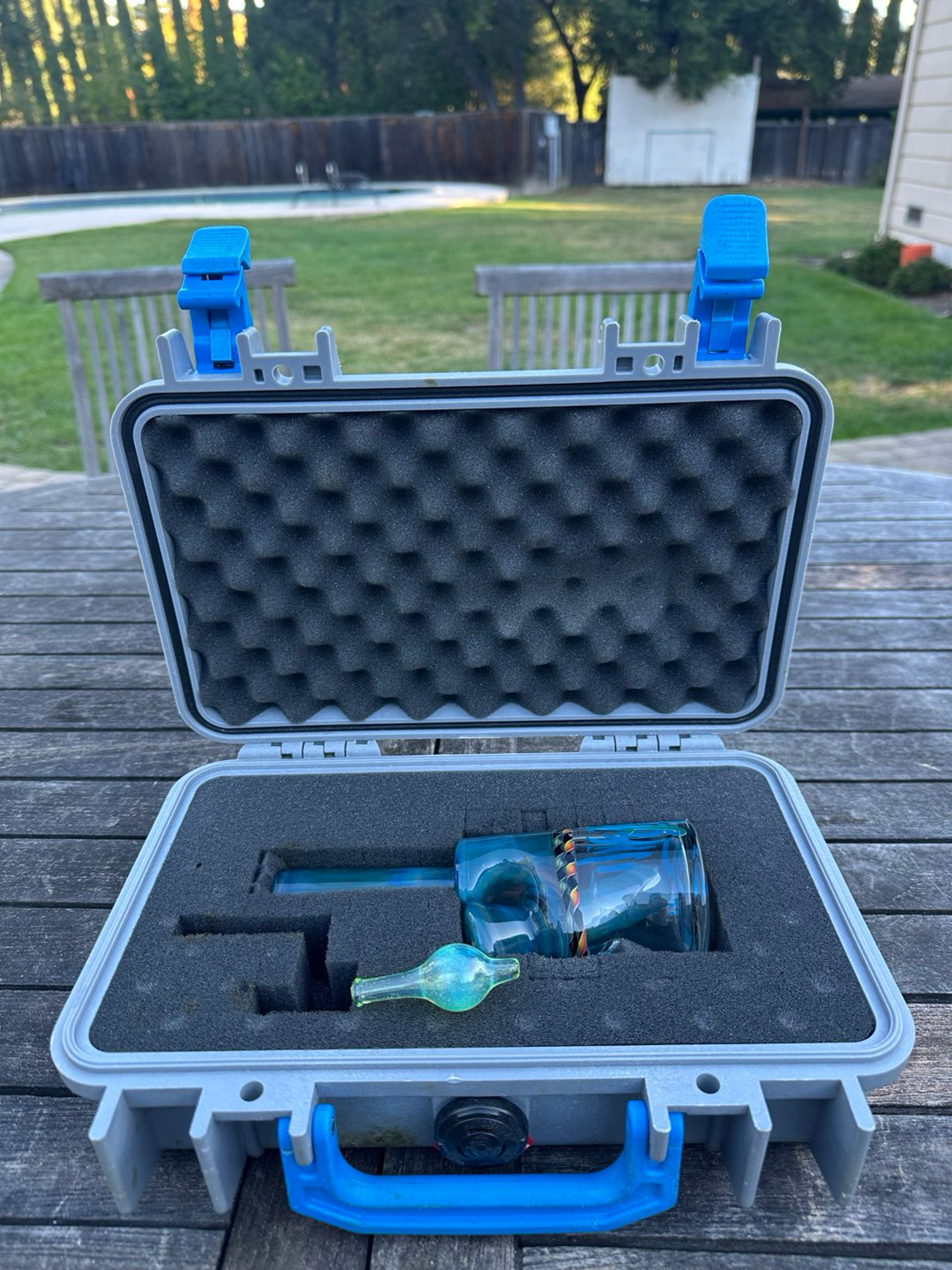 Preview pic of C Lanni 10 mm Dab Rig with Green Slime Carb Cap