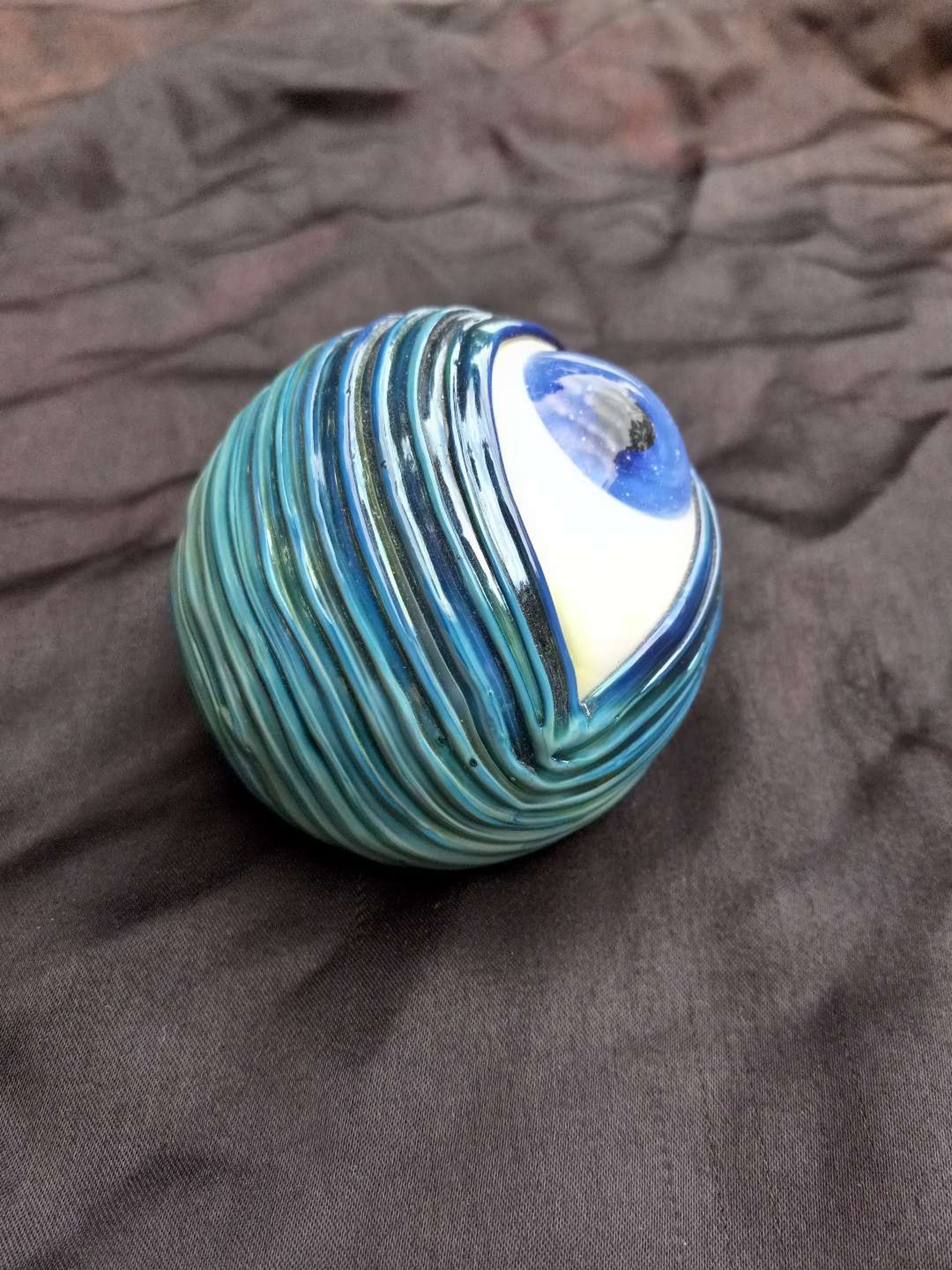 Preview pic of Big blue eye paperweight