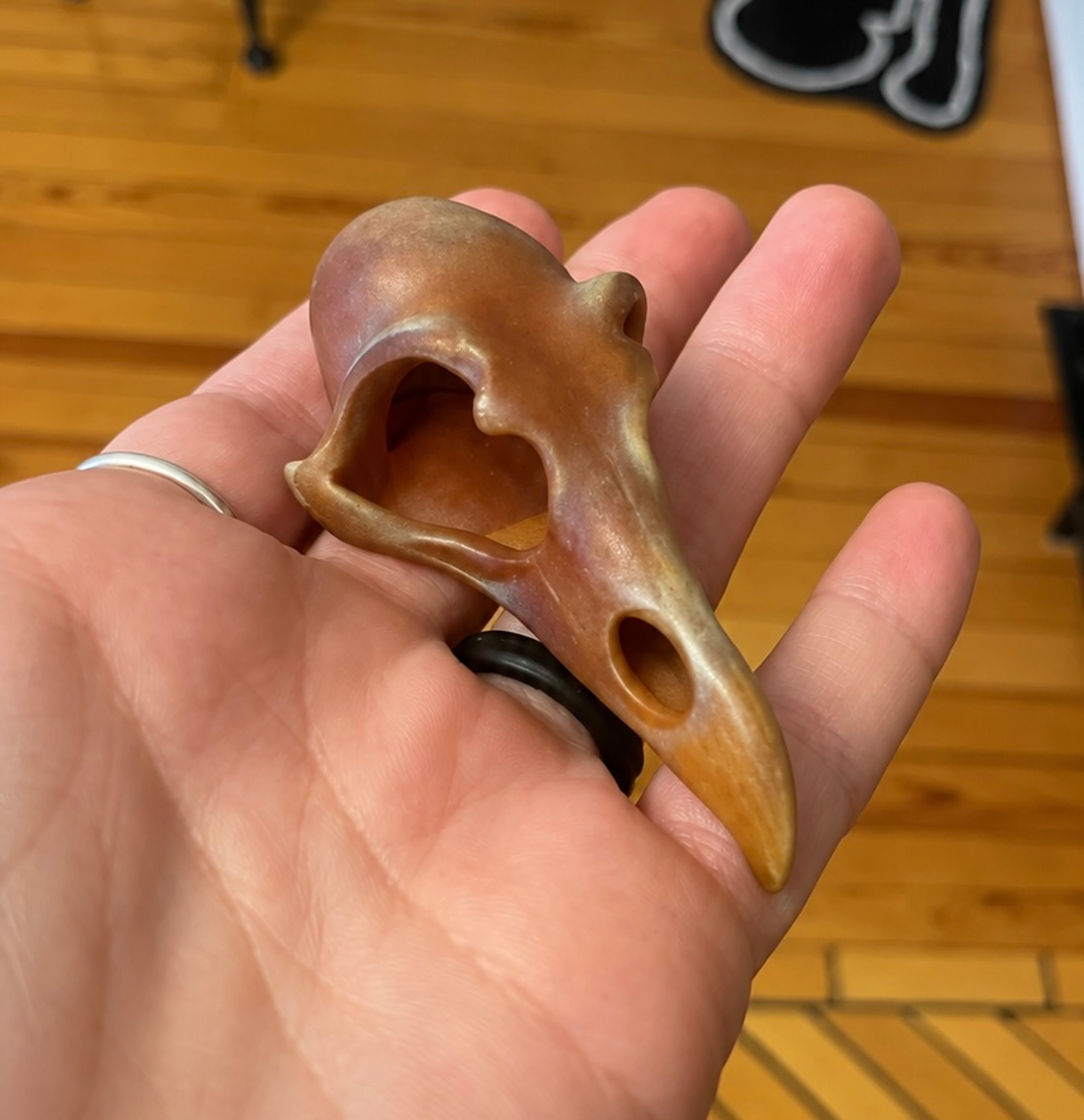 Preview pic of Bishop Raven skull pendant