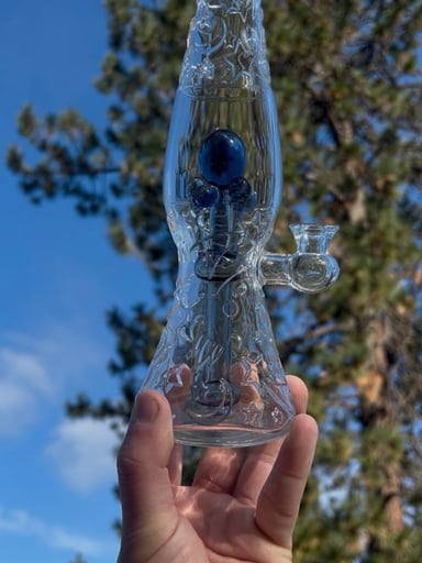 Preview pic of Beauty alien graphics bluegrass lamp. Cfl color