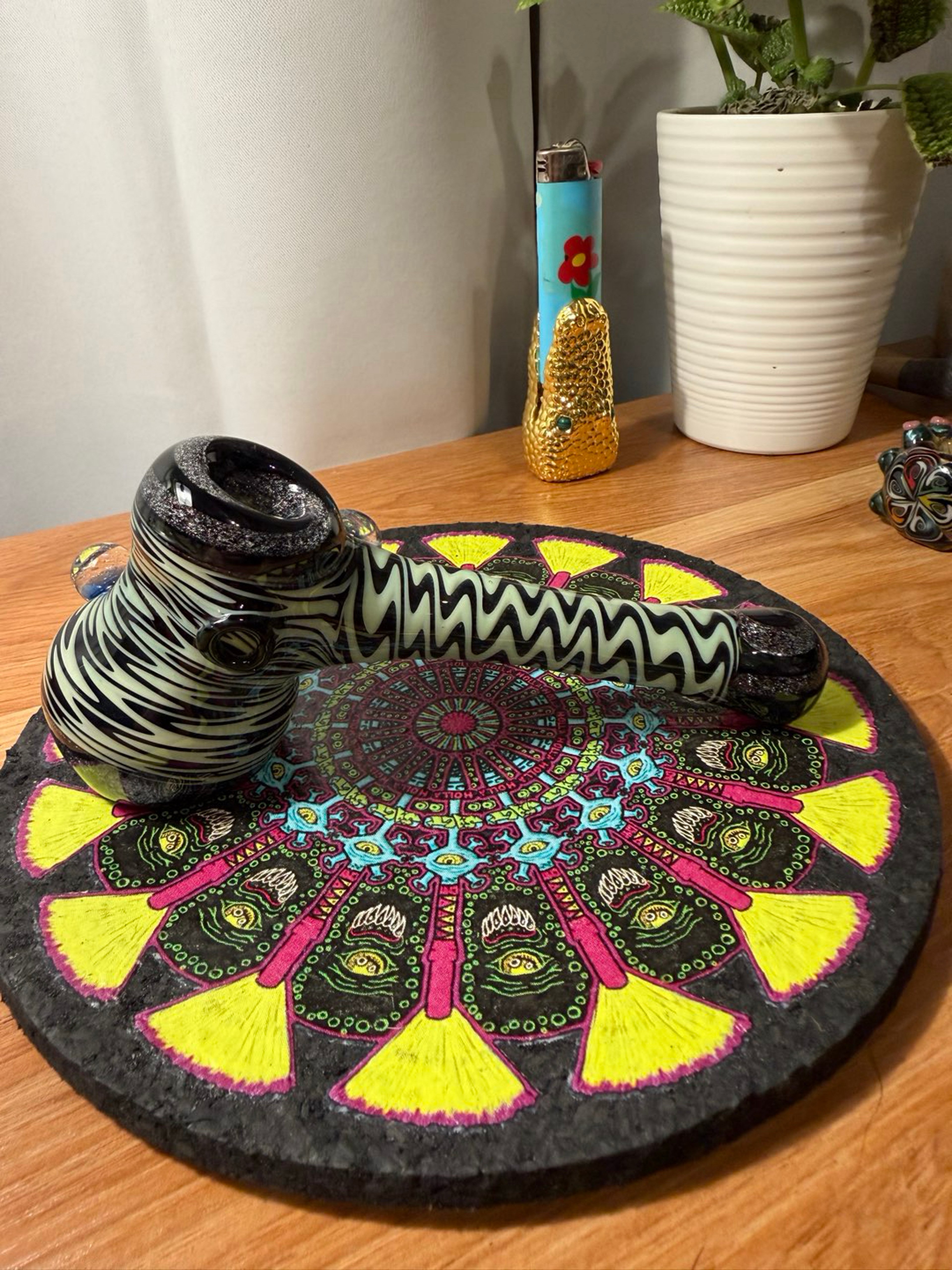 Preview pic of Eckmon Black & White Worked Bubbler
