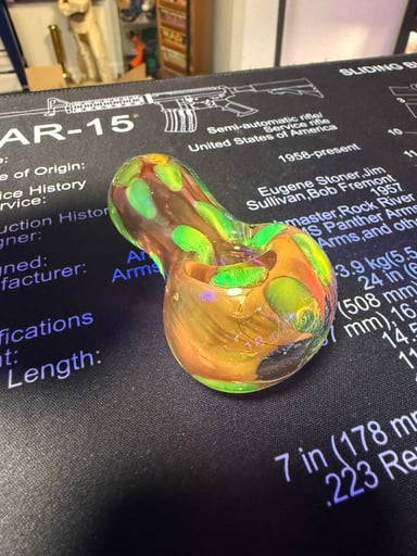 Preview pic of Thick gold pipe with illuminati UV accents