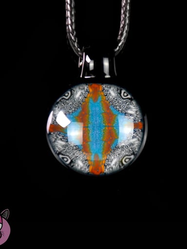 Preview pic of Icke Glass Mini Millie Pendant