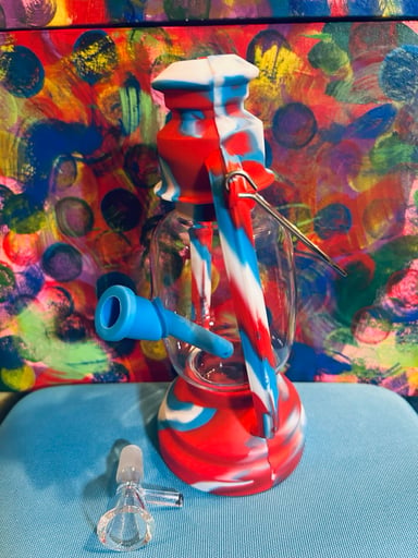 Preview pic of Glass/ Silicone Lantern-shaped water pipe