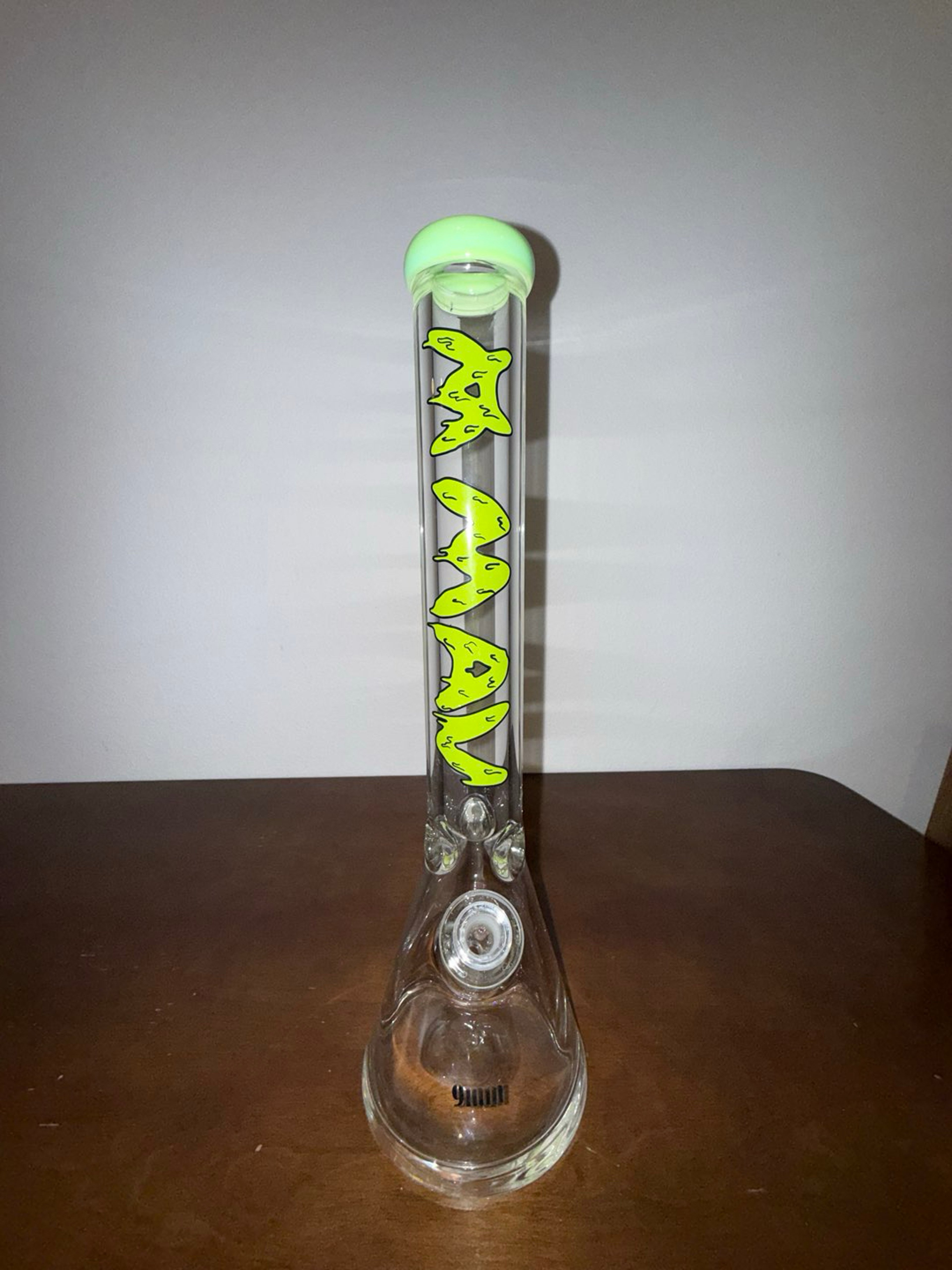 MAV Glass 18"x 9mm Green Slime Beaker Bong image 0
