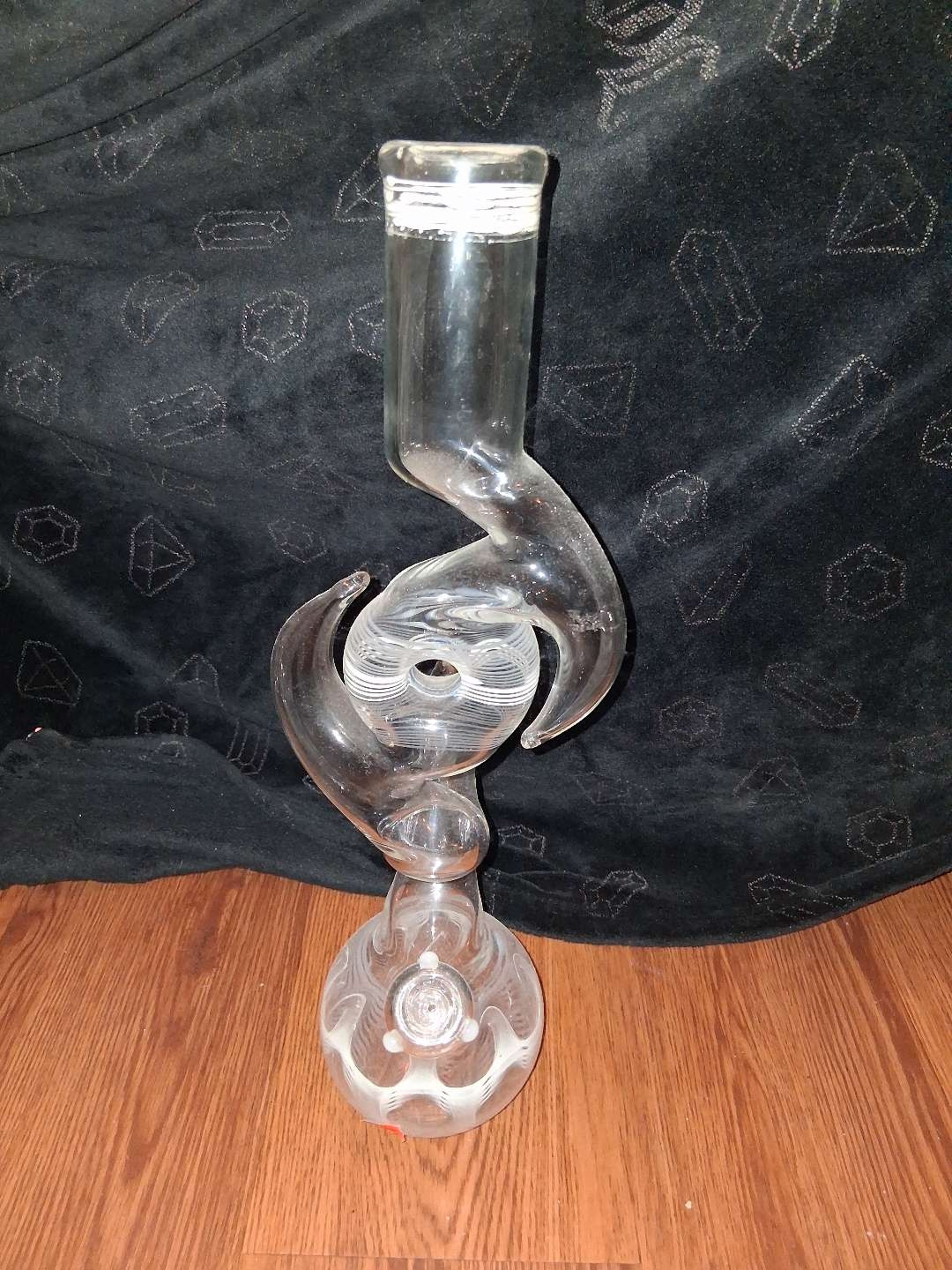 Clear glass water pipe (bong/bubbler) image 0