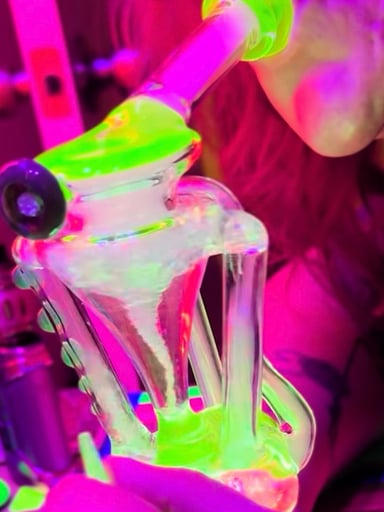 Preview pic of Kyru Glass Recycler for Puffco