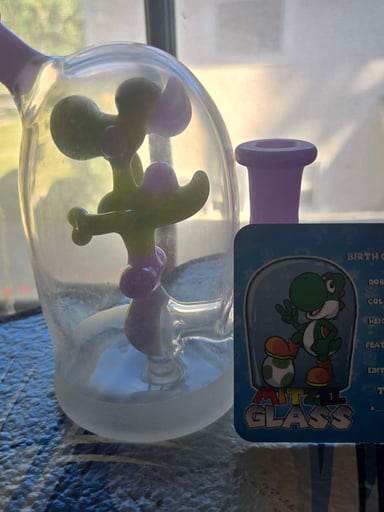 Preview pic of Mitzel Glass Trapped Yoshi - CFL Shift! Beautiful.