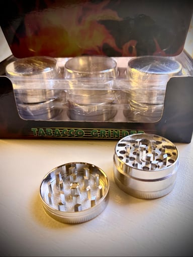 Preview pic of Bulk Lot of 10 boxes of grinders, brand new. (120 grinders)