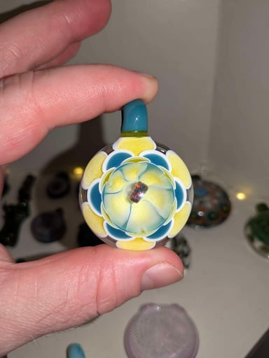 Preview pic of SAP Glass dotstack pendant with opal