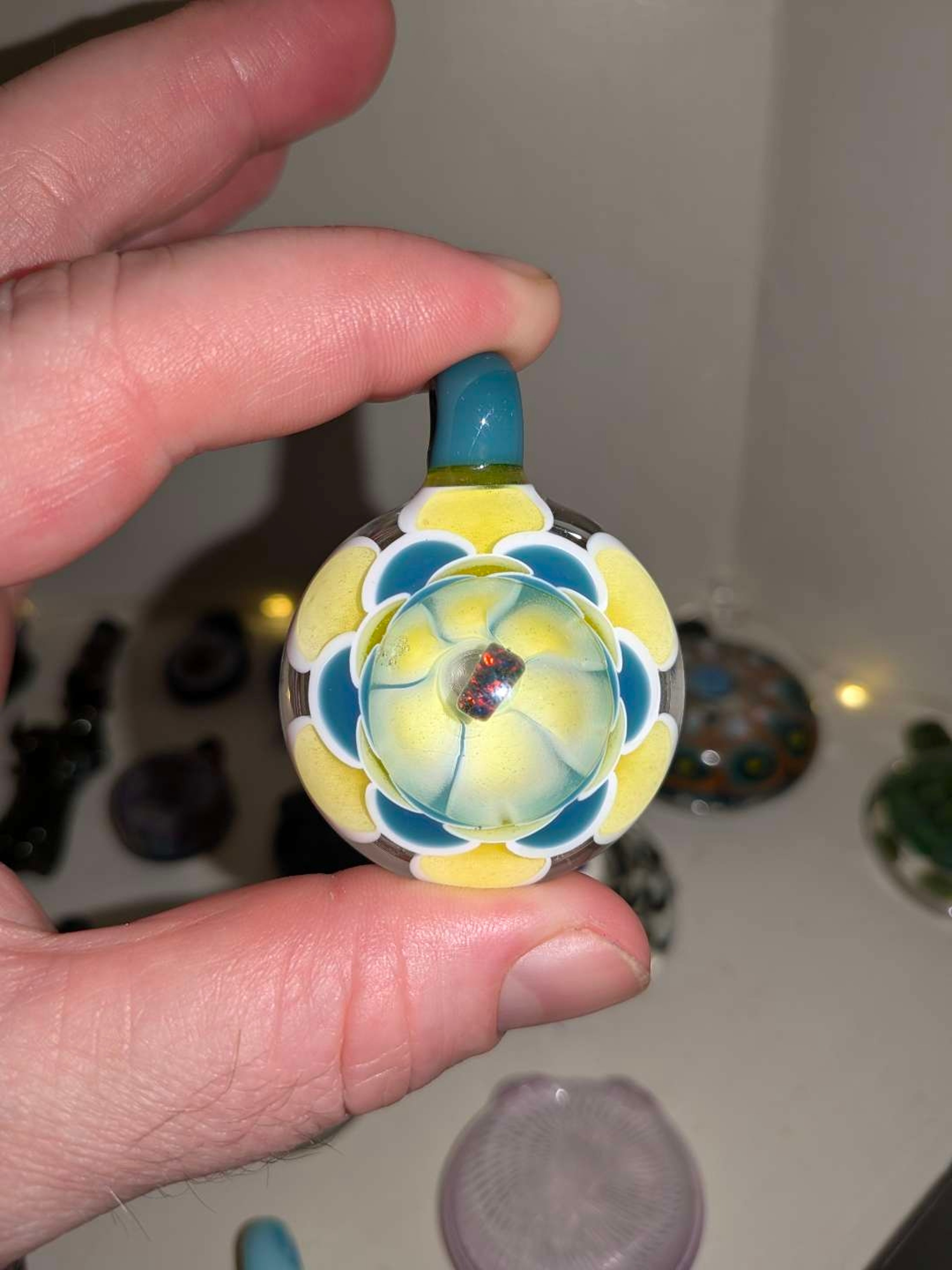 Preview pic of SAP Glass dotstack pendant with opal