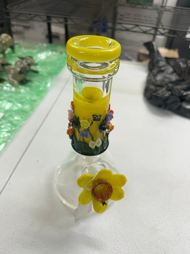 Preview pic of Empire flower bong