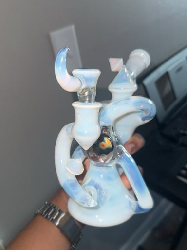 Preview pic of Huffy Glass Waterpipe