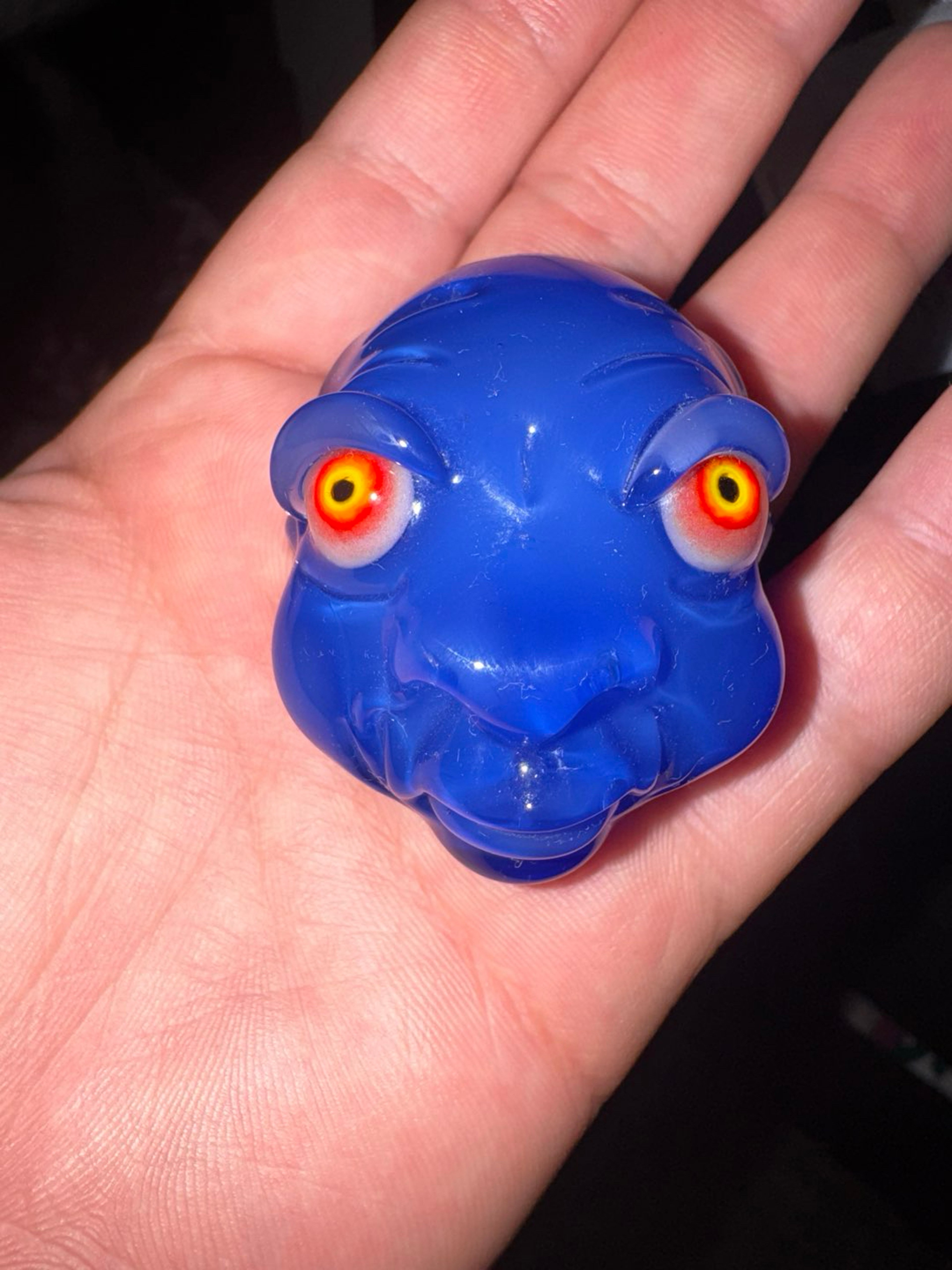 Preview pic of Voorhee pendant mini face