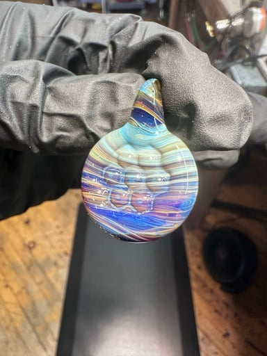 Preview pic of Striking borealis honeycomb stamp pendant